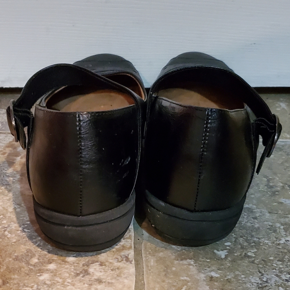 Flats - Picture 3 of 4
